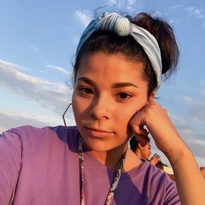 Meet your Posher, Clarissa